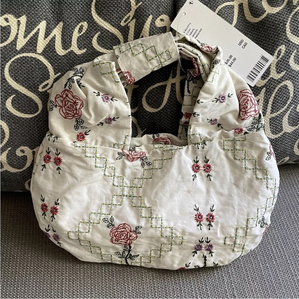 Urban Outfitters Bag Kimchi Blue Embroidered Bow Baguette Mini Bag - Picture 9 of 16